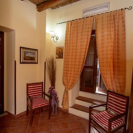 A Casa Vecchia 3* Palazzo Adriano