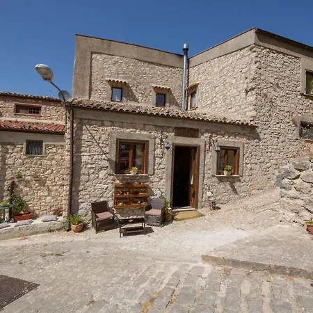 A Casa Vecchia Отель Palazzo Adriano